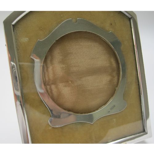 SILVER WILLIAM COMYNS PHOTO FRAME WITH SHAPED PLAIN BORDER - ADDITIONAL PHOTO 1