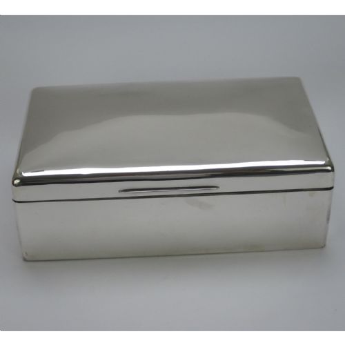 large rectangular cedar lined silver cigar or trinket box - CATEGORY: ANTIQUE SILVER - DATED 1920