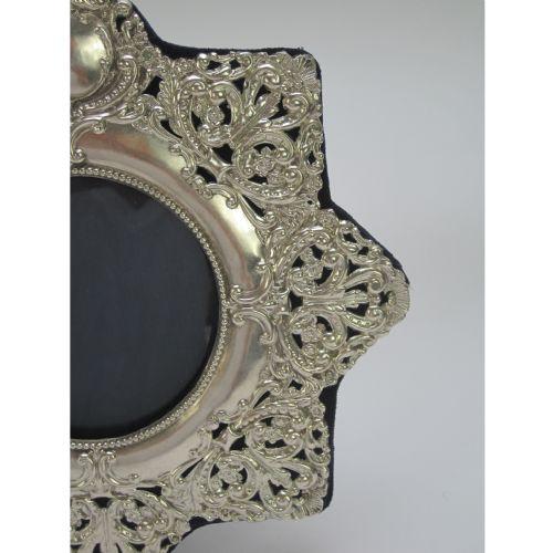 UNUSUAL STAR SHAPED DESIGN LATE VICTORIAN SILVER PHOTO FRAME - ADDITIONAL PHOTO 2