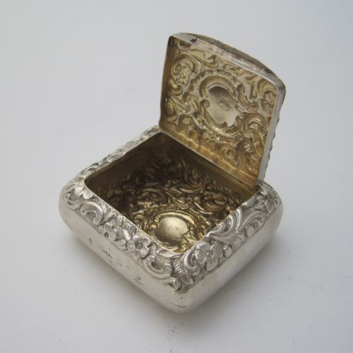 VICTORIAN SILVER PILL OR TRINKET BOX EMBOSSED WITH SCROLLS AND FLOWERS - ADDITIONAL PHOTO 2