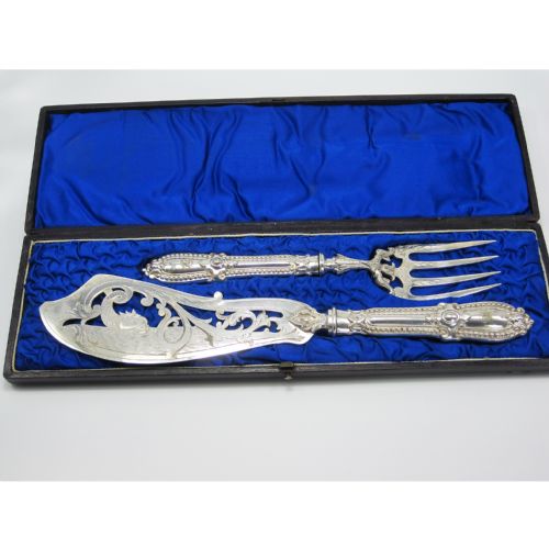 PAIR OF BOXED VICTORIAN SILVER PLATED FISH SERVERS ENGRAVED WITH DOLPHINS AND SCROLLS - ADDITIONAL PHOTO 2