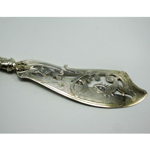 PAIR OF BOXED VICTORIAN SILVER PLATED FISH SERVERS ENGRAVED WITH DOLPHINS AND SCROLLS - ADDITIONAL PHOTO 3