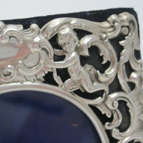 PRETTY EDWARDIAN WILLIAM COMYNS SQUARE SILVER PHOTO FRAME - ADDITIONAL PHOTO 1