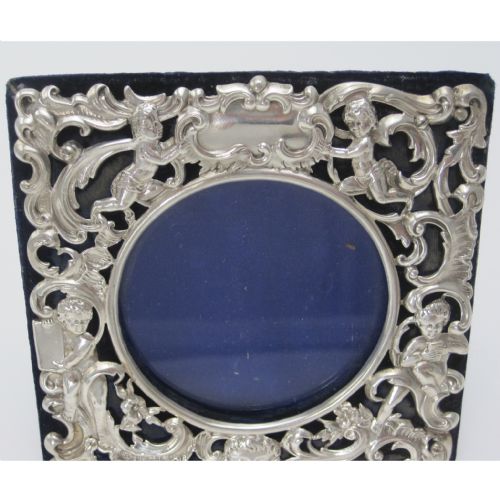 PRETTY EDWARDIAN WILLIAM COMYNS SQUARE SILVER PHOTO FRAME - ADDITIONAL PHOTO 2