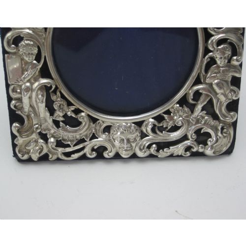 PRETTY EDWARDIAN WILLIAM COMYNS SQUARE SILVER PHOTO FRAME - ADDITIONAL PHOTO 3