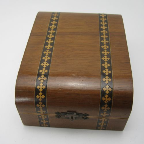BOXED SET OF NINE EDWARDIAN SILVER NAPKIN RINGS IN INLAID WOODEN BOX - ADDITIONAL PHOTO 3