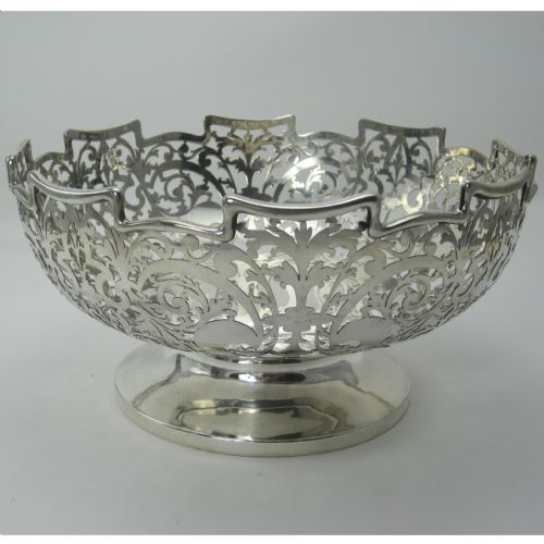ATTRACTIVE LARGE SILVER BOWL WITH A MONTEITH STYLE RIM - ADDITIONAL PHOTO 1