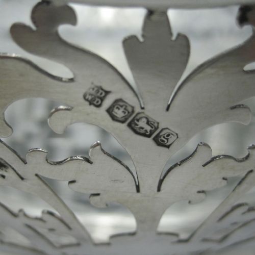 ATTRACTIVE LARGE SILVER BOWL WITH A MONTEITH STYLE RIM - ADDITIONAL PHOTO 4