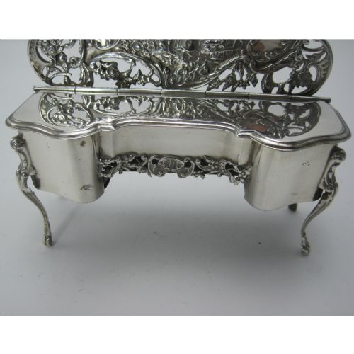 WILLIAM COMYNS DRESSING TABLE SHAPED SILVER JEWELLERY OR TRINKET BOX - ADDITIONAL PHOTO 3
