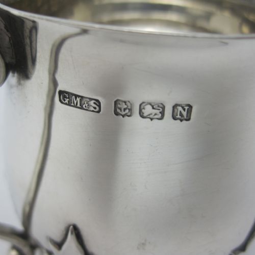 SILVER CHRISTENING MUG WITH BALUSTER SHAPE CUT CARD FLORAL DECORATION - ADDITIONAL PHOTO 4