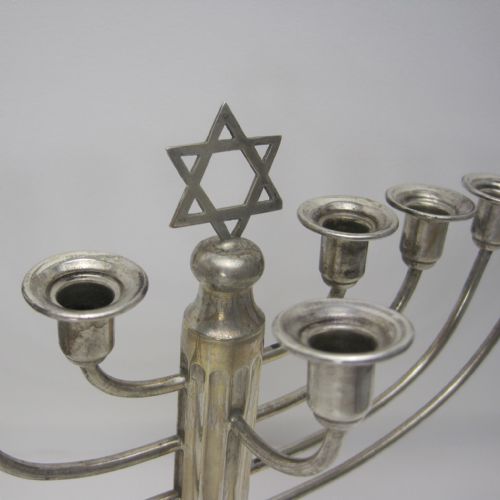 ENGLISH SILVER HANNUKAH LAMP WITH NINE OIL CAPITALS - ADDITIONAL PHOTO 1