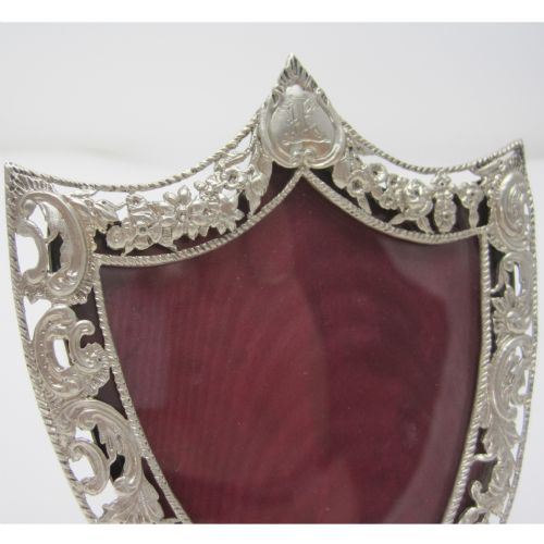 CHARMING CAST BORDER WILLIAM COMYNS VICTORIAN SILVER PHOTO FRAME - ADDITIONAL PHOTO 1