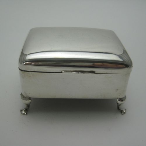 plain silver cushion shape chester silver jewellery or trinket box - CATEGORY: ANTIQUE SILVER - DATED 1920