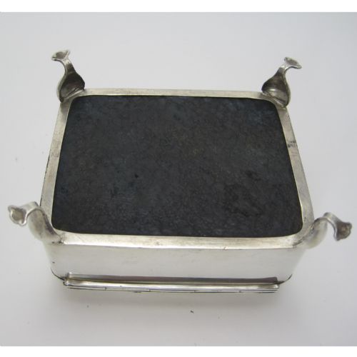 PLAIN SILVER CUSHION SHAPE CHESTER SILVER JEWELLERY OR TRINKET BOX - ADDITIONAL PHOTO 4