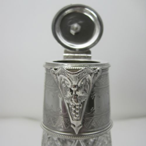 ENGLISH VICTORIAN SILVER PLATED CLARET JUG WITH GRAPE AND VINE SPOUT - ADDITIONAL PHOTO 5
