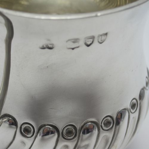 VICTORIAN SILVER CHILD'S MUG WITH ACANTHUS LEAF EMBOSSED HANDLE - ADDITIONAL PHOTO 3