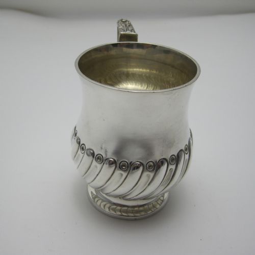 VICTORIAN SILVER CHILD'S MUG WITH ACANTHUS LEAF EMBOSSED HANDLE - ADDITIONAL PHOTO 4