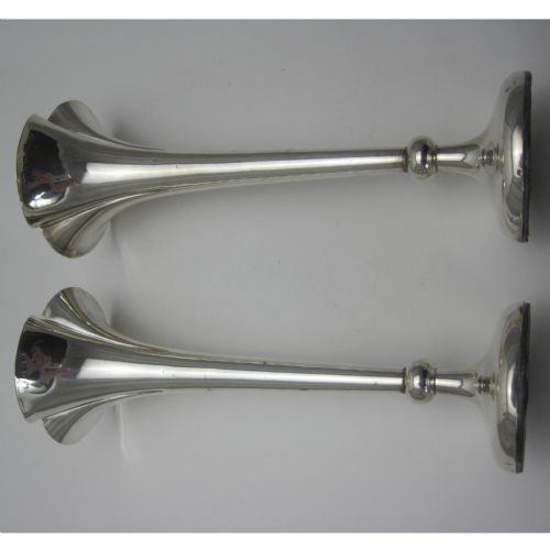 PAIR OF SILVER TRUMPET SHAPED FLOWER VASES - ADDITIONAL PHOTO 4