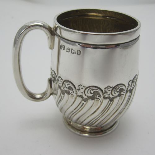 victorian barrel shaped silver christening mug - CATEGORY: ANTIQUE SILVER - DATED 1890