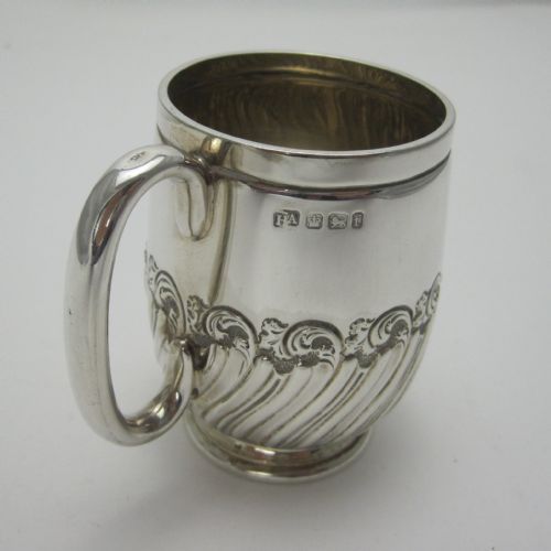 VICTORIAN BARREL SHAPED SILVER CHRISTENING MUG - ADDITIONAL PHOTO 1