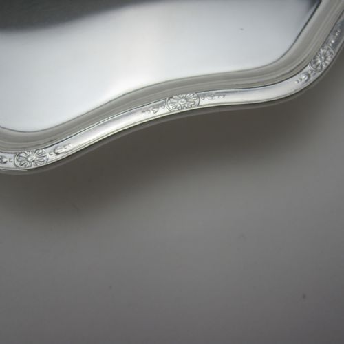 ELEGANT SILVER SALVER WITH A RAISED DELICATE FLORAL BORDER - ADDITIONAL PHOTO 3