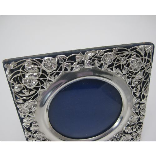 VERY STYLISED EDWARDIAN WILLIAM COMYNS SILVER PHOTO FRAME - ADDITIONAL PHOTO 1