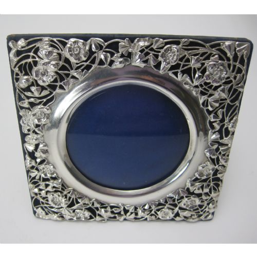 VERY STYLISED EDWARDIAN WILLIAM COMYNS SILVER PHOTO FRAME - ADDITIONAL PHOTO 3
