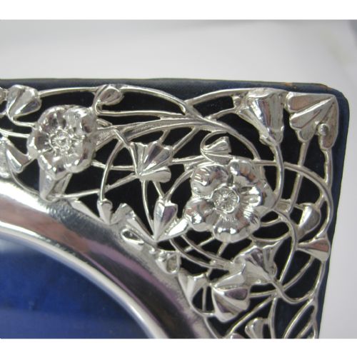 VERY STYLISED EDWARDIAN WILLIAM COMYNS SILVER PHOTO FRAME - ADDITIONAL PHOTO 4