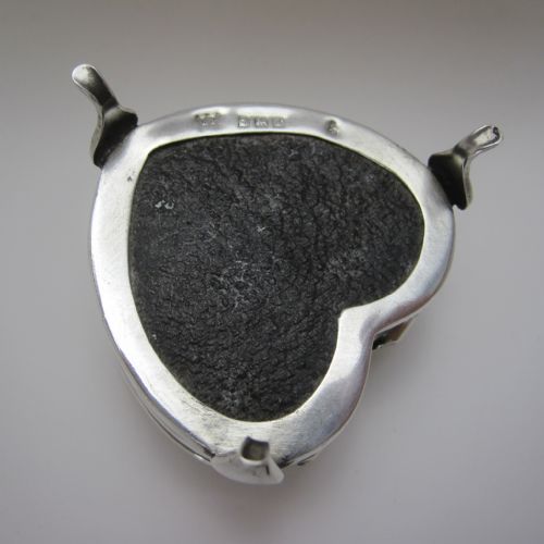 CHARMING SMALL SILVER HEART SHAPE JEWELLERY OR TRINKET BOX - ADDITIONAL PHOTO 2