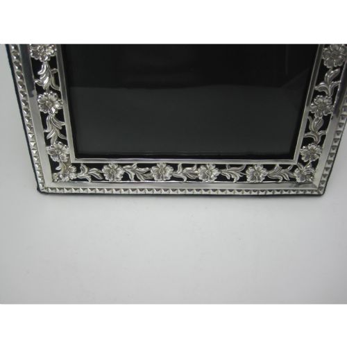 GOOD QUALITY VICTORIAN SILVER PHOTO FRAME WITH PIERCED BORDER - ADDITIONAL PHOTO 2