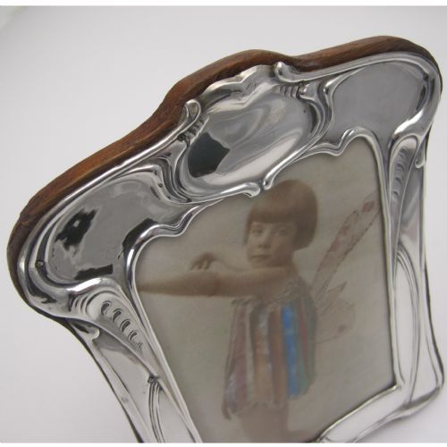 EDWARDIAN ART NOUVEAU STYLE SILVER PHOTO FRAME WITH REPOUSSE ENTRELAC DECORATION - ADDITIONAL PHOTO 3