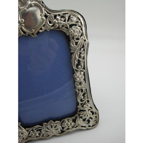 SILVER PHOTO FRAME WITH FLORAL AND FOLIAGE EMBOSSED BORDER - ADDITIONAL PHOTO 3