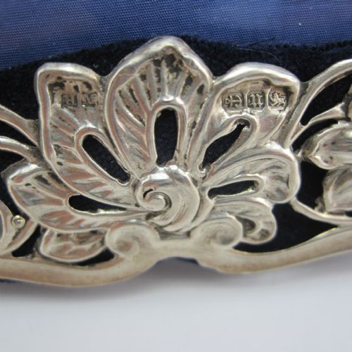 SILVER PHOTO FRAME WITH FLORAL AND FOLIAGE EMBOSSED BORDER - ADDITIONAL PHOTO 4