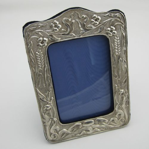 beautiful art nouveau style silver photo frame - CATEGORY: ANTIQUE SILVER - DATED 1900