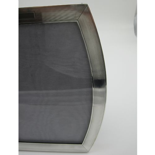 STYLISH STERLING SILVER PHOTO FRAME IN A SHAPED OVAL FORM - ADDITIONAL PHOTO 2