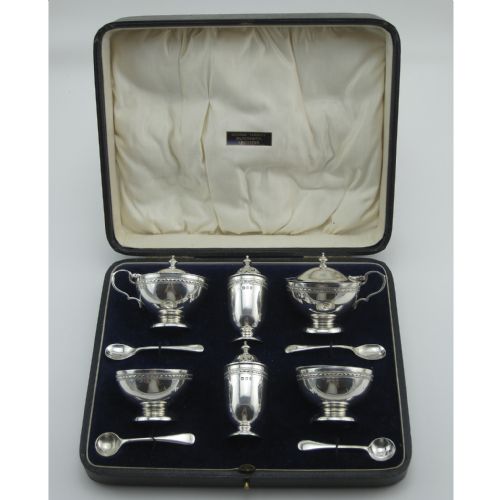 good quality boxed silver condiment set - CATEGORY: ANTIQUE SILVER - DATED 1930