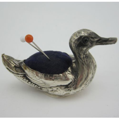 WELL MODELLED SILVER DUCK PIN CUSHION WITH GLASS EYES - ADDITIONAL PHOTO 2