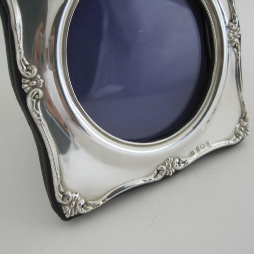 CHARMING EDWARDIAN SQUARE SILVER PHOTO FRAME - ADDITIONAL PHOTO 1