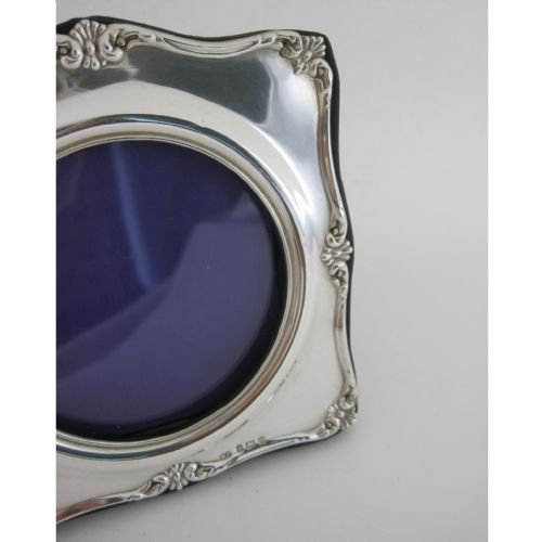 CHARMING EDWARDIAN SQUARE SILVER PHOTO FRAME - ADDITIONAL PHOTO 2