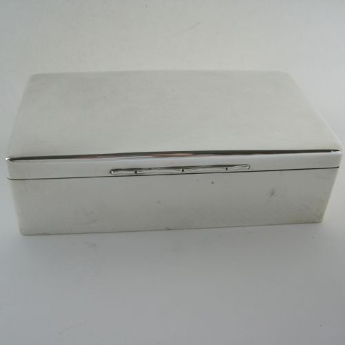 handsome large good quality silver cigar or trinket box - CATEGORY: ANTIQUE SILVER - DATED 1910