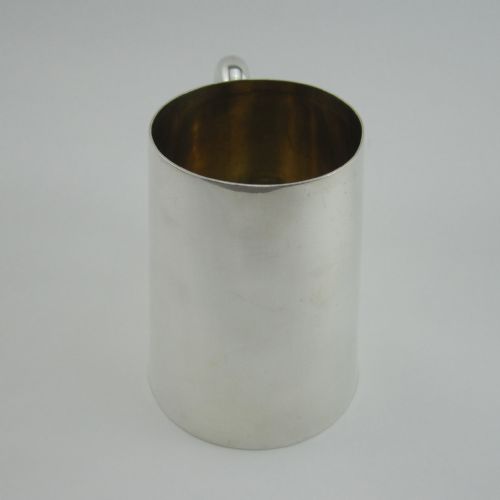 HALF PINT VICTORIAN SILVER MUG WITH TAPERING CYLINDRICAL PLAIN BODY - ADDITIONAL PHOTO 2