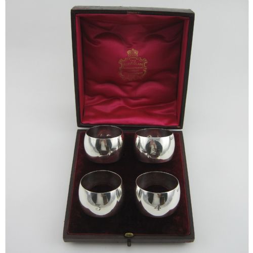 boxed set of four edwardian plain silver napkin rings - CATEGORY: ANTIQUE SILVER - DATED 1900