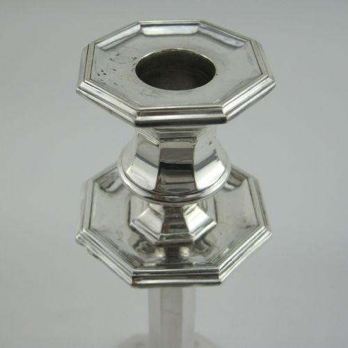 PAIR OF SILVER CANDLESTICKS WITH PLAIN PANELLED COLUMNS - ADDITIONAL PHOTO 1