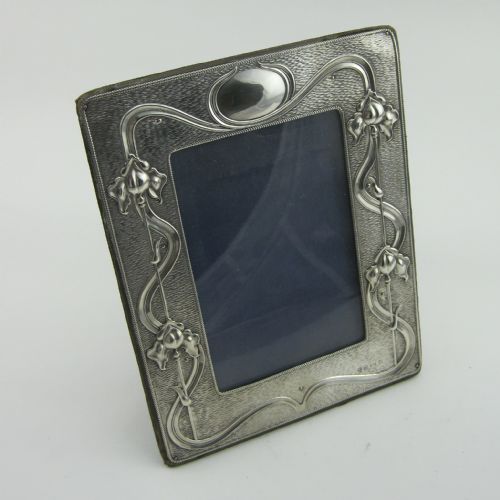 art nouveau style silver photo frame with repousse entrelac decoration - CATEGORY: ANTIQUE SILVER - DATED 1900