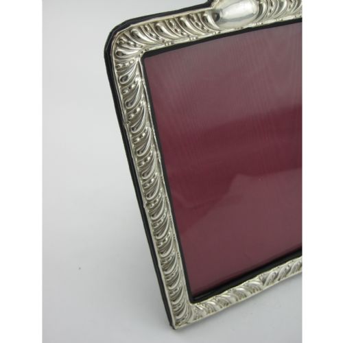 LATE VICTORIAN SILVER PHOTO FRAME WITH GADROON BORDER - ADDITIONAL PHOTO 4