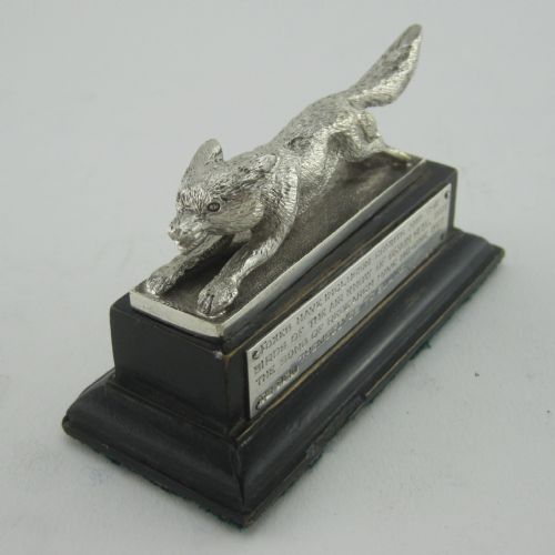 STERLING SILVER FOX MOUNTED ON BLACK EBONY PLINTH - ADDITIONAL PHOTO 1