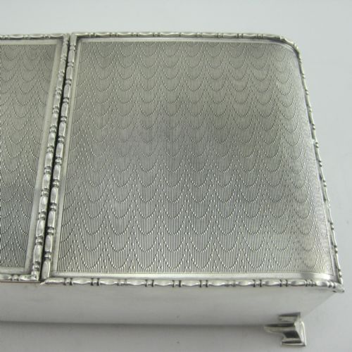 UNUSUAL STERLING SILVER RECTANGULAR TRINKET OR CIGARETTE BOX - ADDITIONAL PHOTO 1