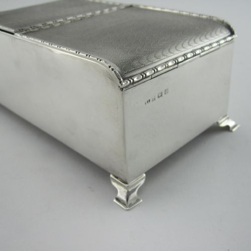 UNUSUAL STERLING SILVER RECTANGULAR TRINKET OR CIGARETTE BOX - ADDITIONAL PHOTO 3