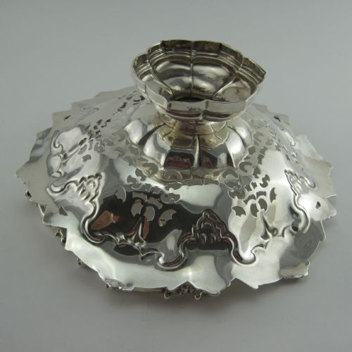DECORATIVE VICTORIAN STERLING SILVER SHAPED CIRCULAR BASKET - ADDITIONAL PHOTO 4
