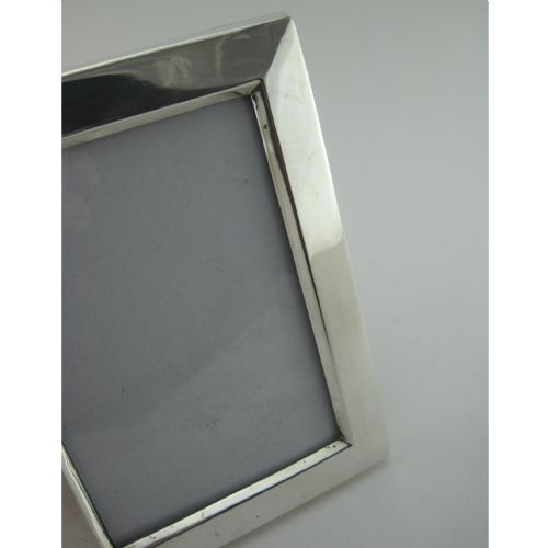STYLISH STERLING SILVER RECTANGULAR PHOTO FRAME WITH PLAIN BORDER - ADDITIONAL PHOTO 1